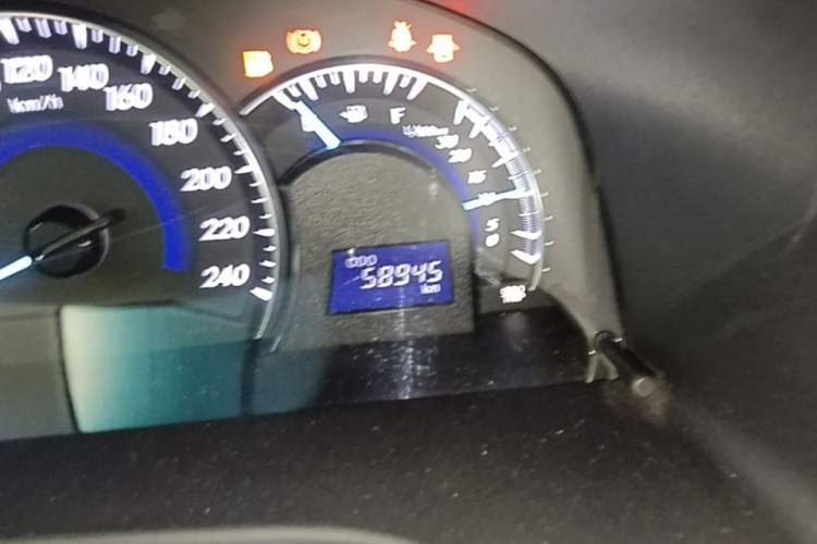 Used Toyota Camry 2015 2.0G Premier Edition Odometer Close Up