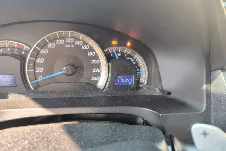 Used Toyota Camry 2015 Junrui 2.0S Activa Edition Odometer Close Up