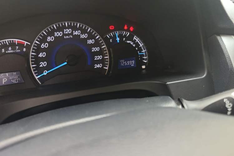 Used Toyota Camry 2015 2.0G Premier Edition Odometer Close Up