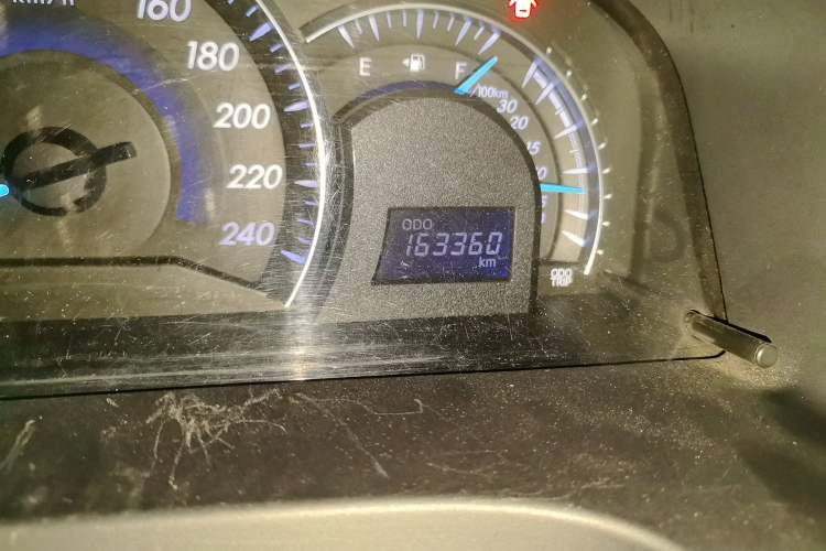 Used Toyota Camry 2015 2.0G Premier Edition Odometer Close Up