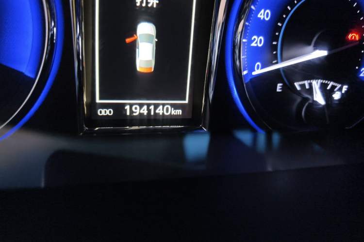 Used Toyota Camry 2015 Dual-Engine 2.5 HG Luxury Navigation Edition Odometer Close Up