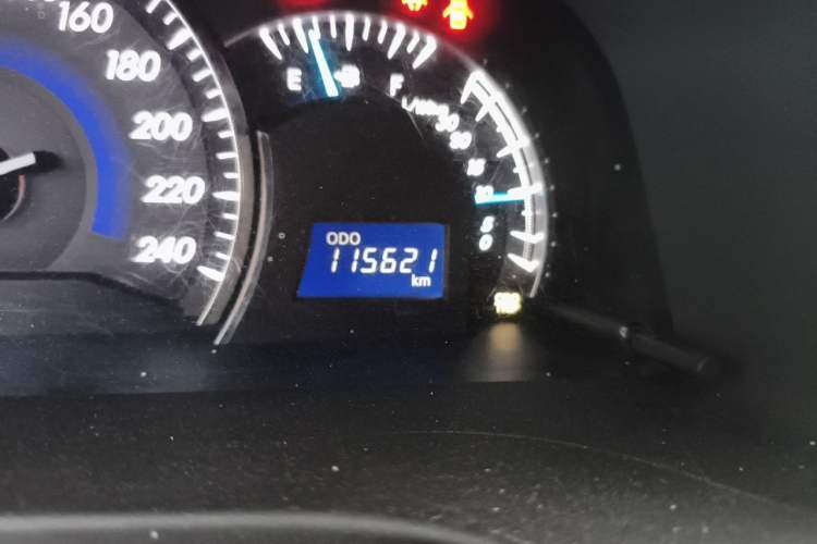 Used Toyota Camry 2015 2.0G Premier Edition Odometer Close Up