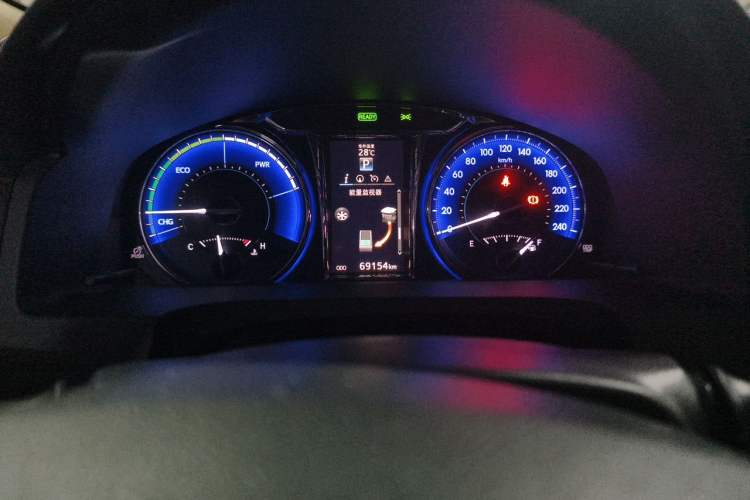 Used Toyota Camry 2015 Dual-Engine 2.5 HG Luxury Navigation Edition Odometer Close Up