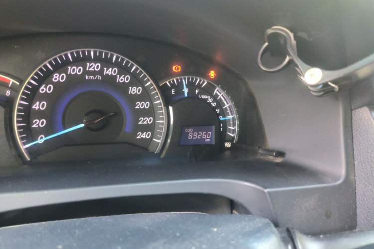 Used Toyota Camry 2015 2.0G Premier Edition Odometer Close Up