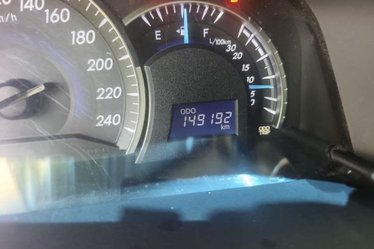 Used Toyota Camry 2015 2.0G Premier Edition Odometer Close Up