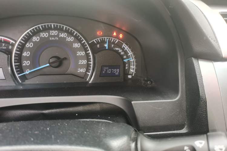 Used Toyota Camry 2015 2.0G Premier Edition Odometer Close Up