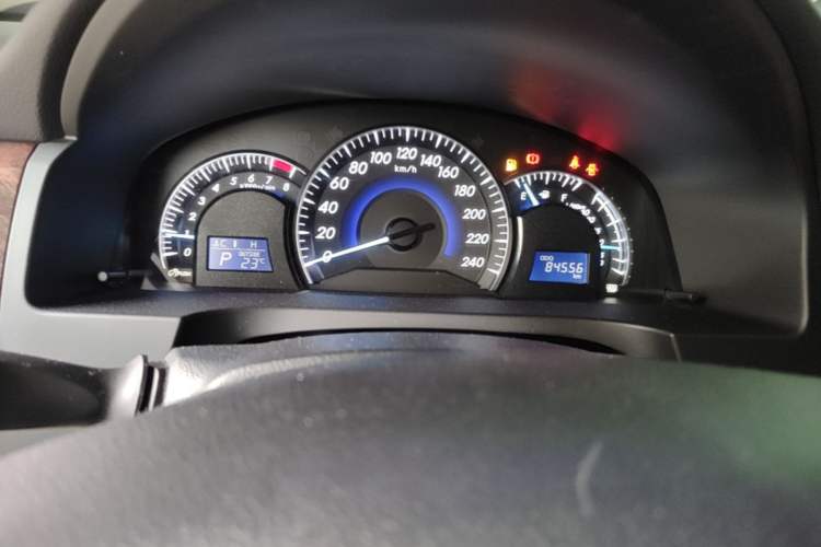Used Toyota Camry 2015 2.0G Premier Edition Odometer Close Up