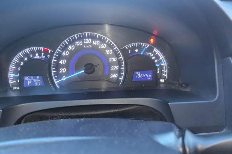 Used Toyota Camry 2015 2.0G Premier Edition Odometer Close Up