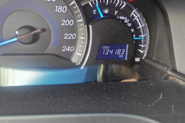 Used Toyota Camry 2015 2.0G Premier Edition Odometer Close Up