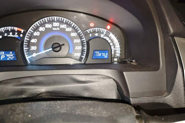 Used Toyota Camry 2015 2.0G Premier Edition Odometer Close Up