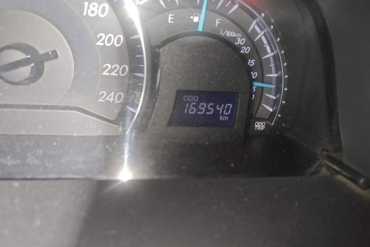 Used Toyota Camry 2015 2.0G Premier Edition Odometer Close Up