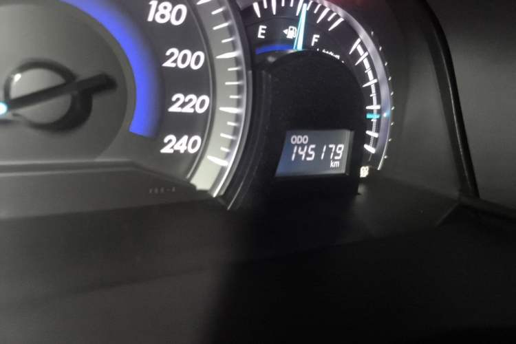 Used Toyota Camry 2015 2.0G Premier Edition Odometer Close Up