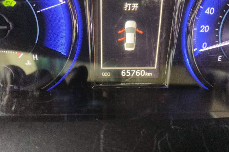 Used Toyota Camry 2015 Dual-Engine 2.5 HG Luxury Navigation Edition Odometer Close Up