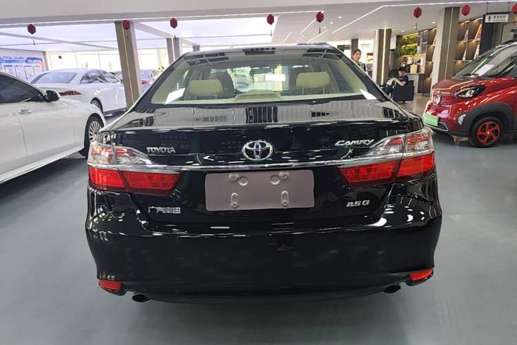 Used Toyota Camry 2015 2.5G Luxury Navigation Edition Rear