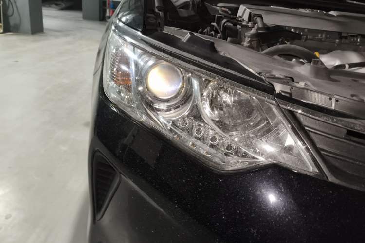 Used Toyota Camry 2015 2.0G Premier Edition Right Front Headlight