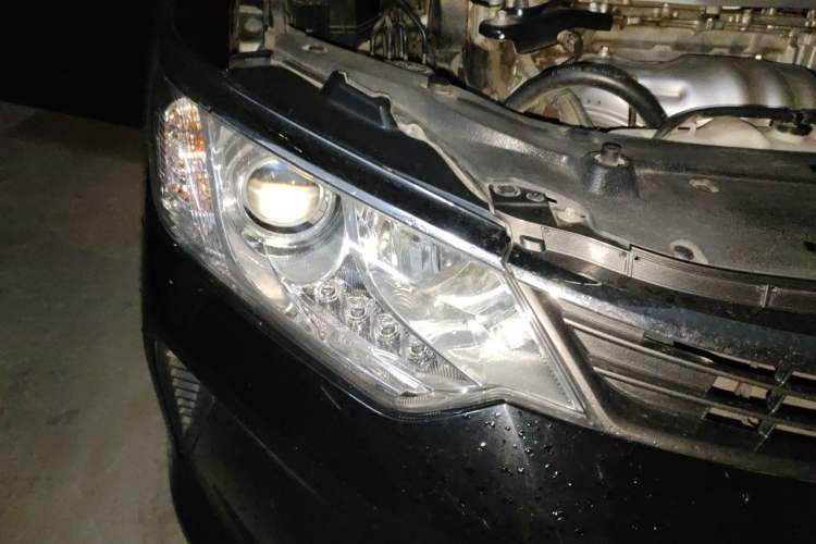 Used Toyota Camry 2015 2.0E Elite Edition Right Front Headlight