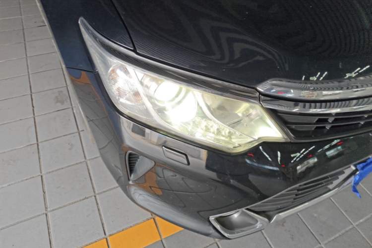 Used Toyota Camry 2015 Dual-Engine 2.5 HG Luxury Navigation Edition Right Front Headlight