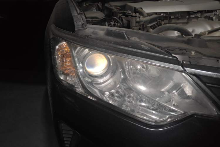 Used Toyota Camry 2015 2.0G Premier Edition Right Front Headlight