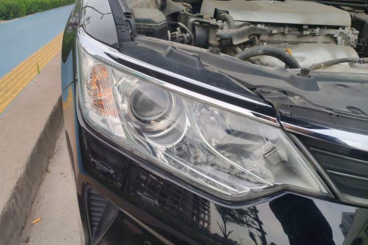 Used Toyota Camry 2015 2.0G Premier Edition Right Front Headlight