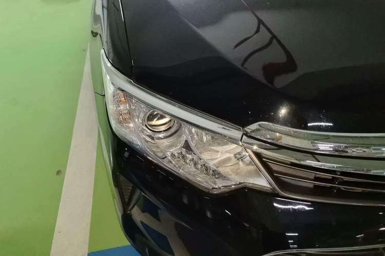 Used Toyota Camry 2015 2.0G Premier Edition Right Front Headlight