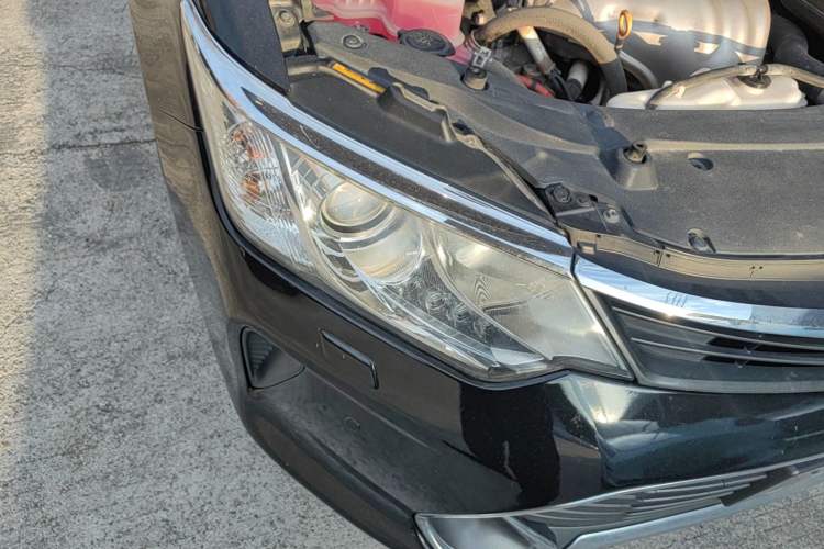 Used Toyota Camry 2015 Dual-Engine 2.5 HG Luxury Navigation Edition Right Front Headlight
