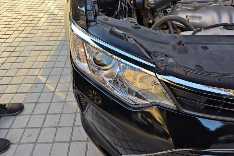 Used Toyota Camry 2015 2.0G Premier Edition Right Front Headlight