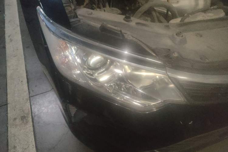 Used Toyota Camry 2015 2.0G Premier Edition Right Front Headlight