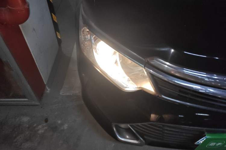 Used Toyota Camry 2015 2.0G Premier Edition Right Front Headlight