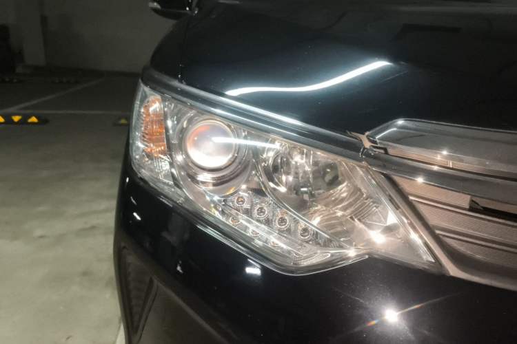Used Toyota Camry 2015 2.0G Premier Edition Right Front Headlight