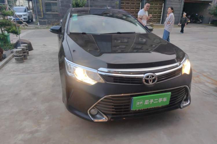 Used Toyota Camry 2015 2.0G Premier Edition Right Front Headlight