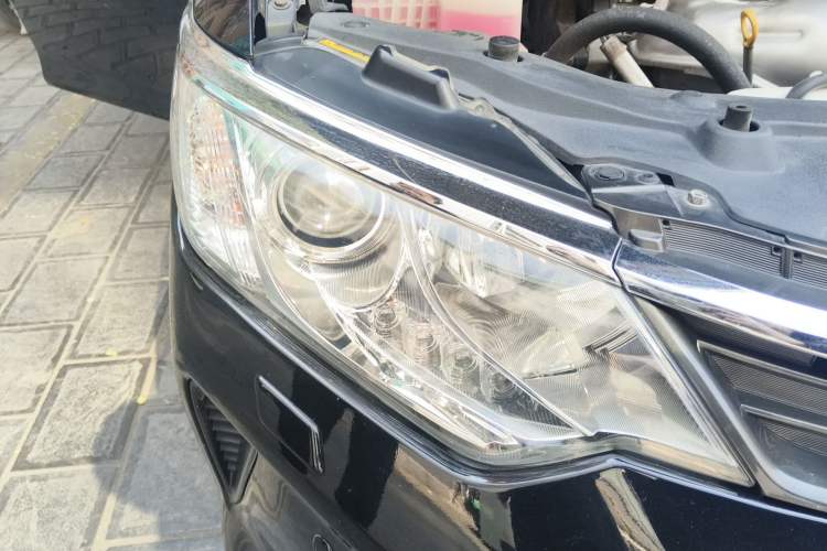 Used Toyota Camry 2015 Dual-Engine 2.5 HG Luxury Navigation Edition Right Front Headlight