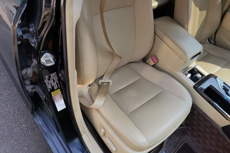Used Toyota Camry 2015 2.0G Premier Edition Right Front Seat