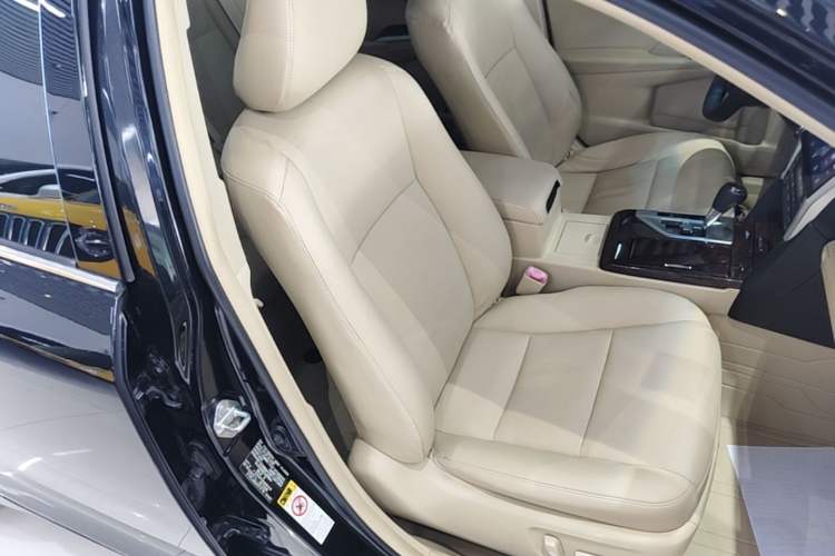 Used Toyota Camry 2015 2.0G Premier Edition Right Front Seat
