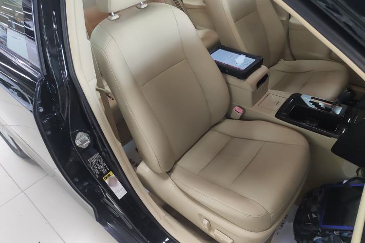 Used Toyota Camry 2015 Dual-Engine 2.5 HG Luxury Navigation Edition Right Front Seat