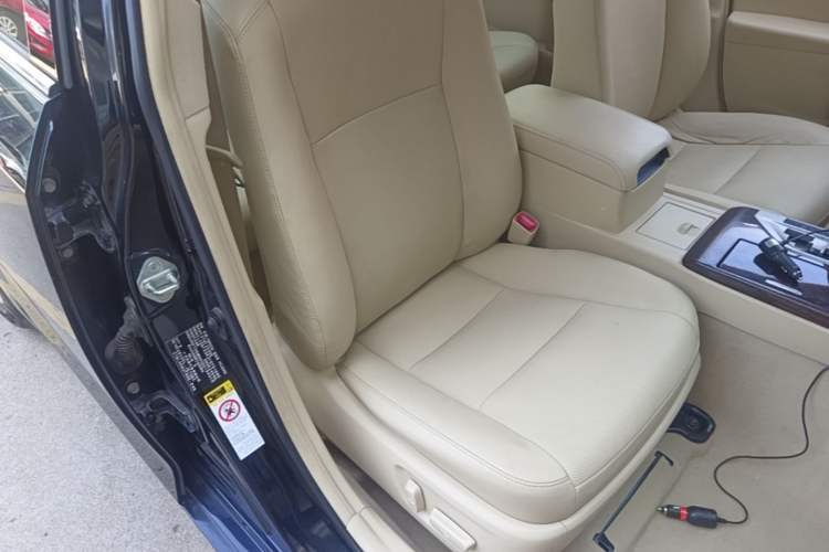 Used Toyota Camry 2015 2.5G Luxury Navigation Edition Right Front Seat