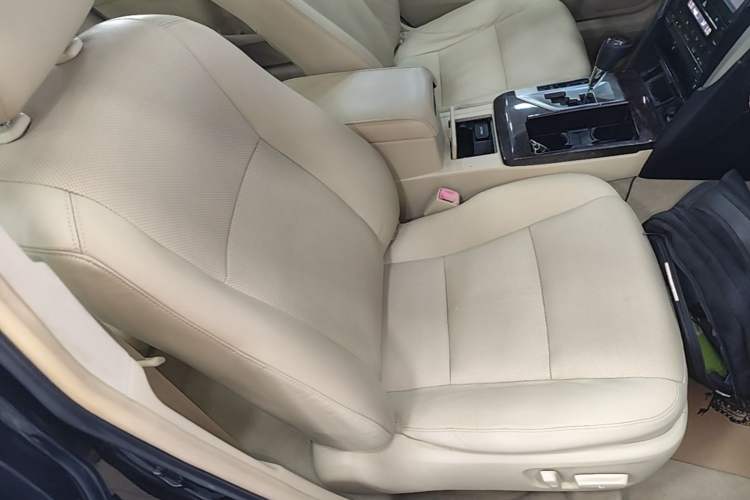 Used Toyota Camry 2015 2.5G Luxury Navigation Edition Right Front Seat