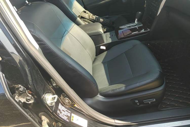 Used Toyota Camry 2015 2.0G Premier Edition Right Front Seat