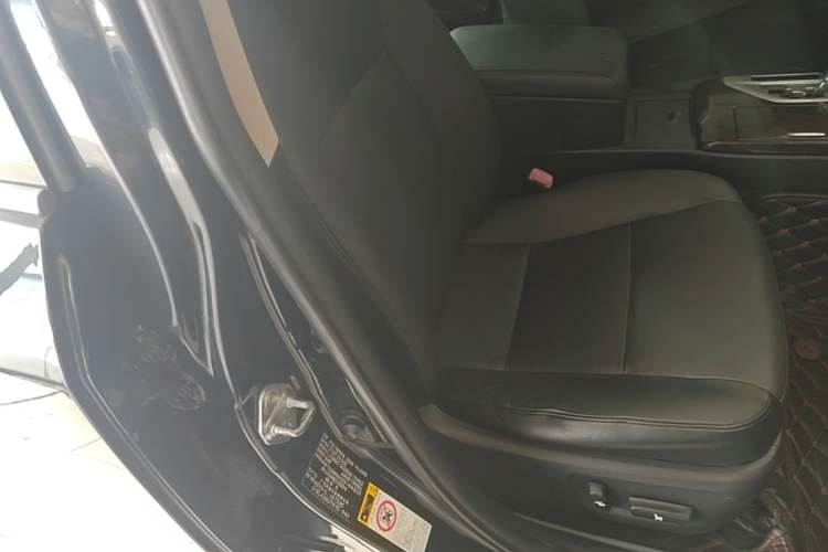 Used Toyota Camry 2015 2.0G Premier Edition Right Front Seat