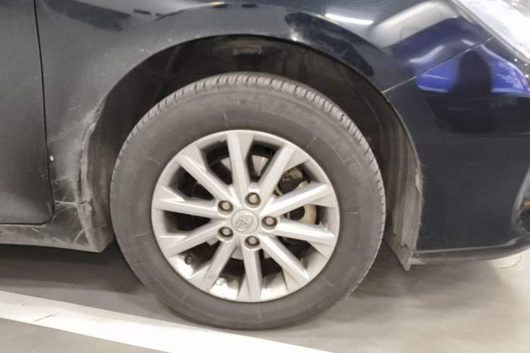 Used Toyota Camry 2015 2.0G Premier Edition Right Front Wheel Hub