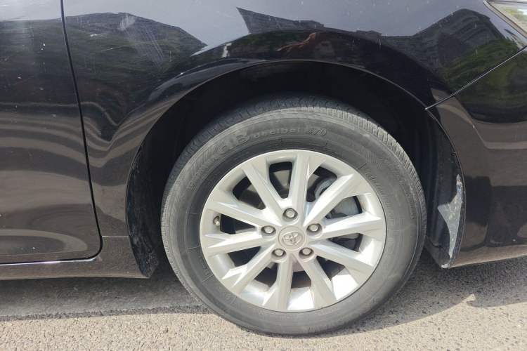 Used Toyota Camry 2015 2.0G Premier Edition Right Front Wheel Hub