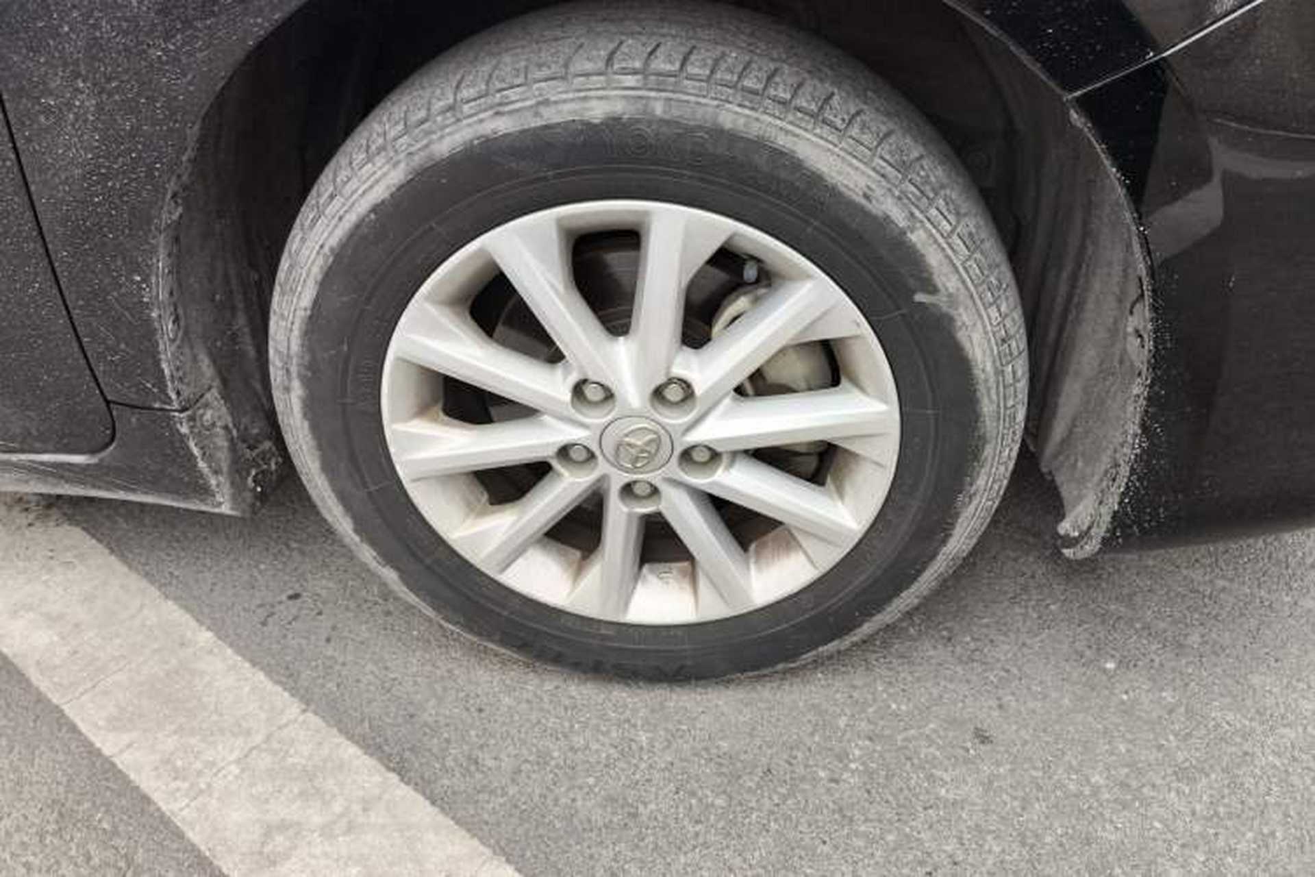 Used Toyota Camry 2015 2.0E Elite Edition Right Front Wheel Hub
