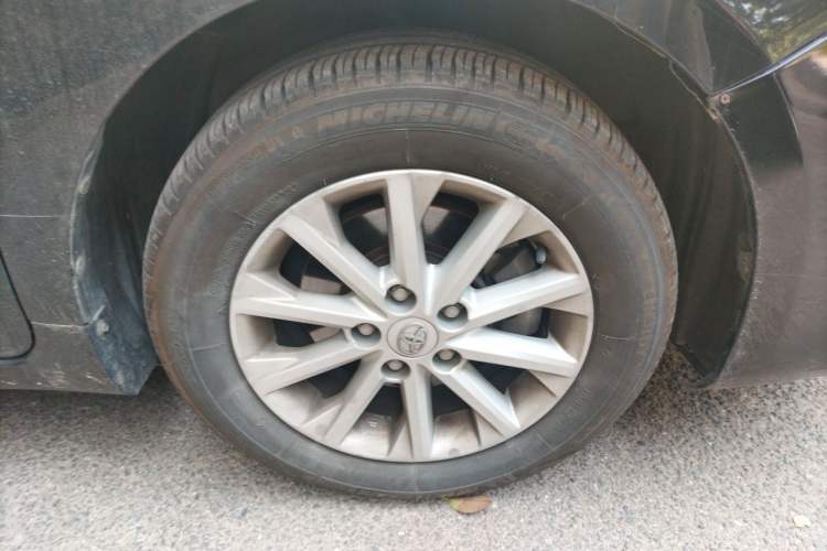 Used Toyota Camry 2015 2.0G Premier Edition Right Front Wheel Hub