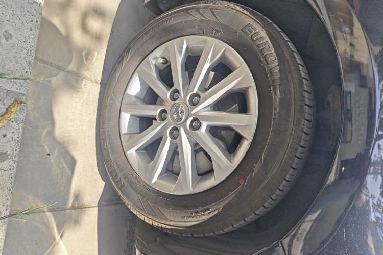 Used Toyota Camry 2015 2.0G Premier Edition Right Front Wheel Hub