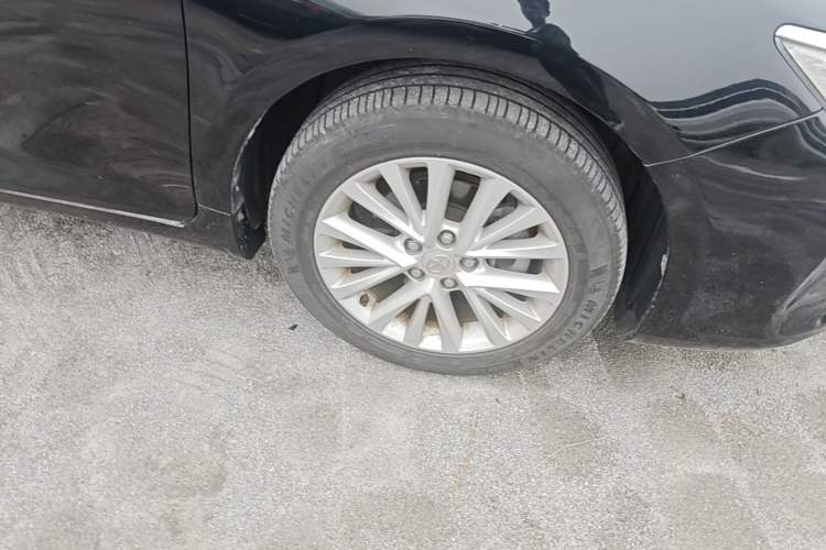 Used Toyota Camry 2015 2.5G Luxury Navigation Edition Right Front Wheel Hub