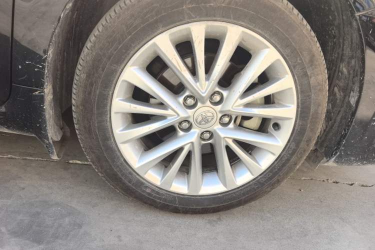 Used Toyota Camry 2015 2.5G Luxury Navigation Edition Right Front Wheel Hub