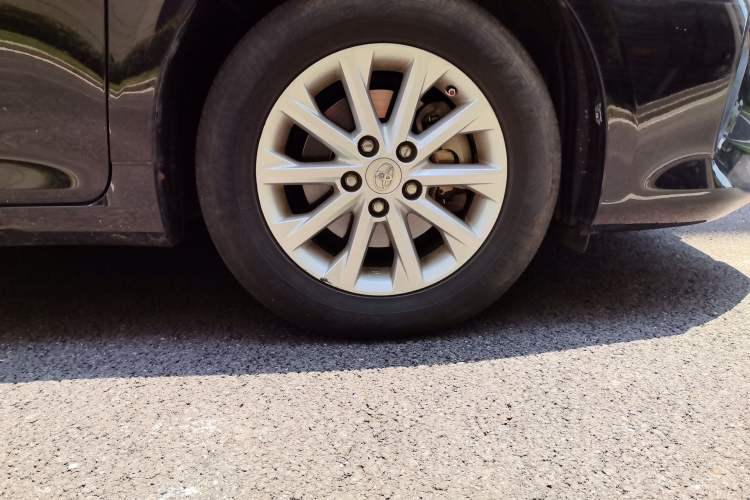 Used Toyota Camry 2015 2.0G Premier Edition Right Front Wheel Hub
