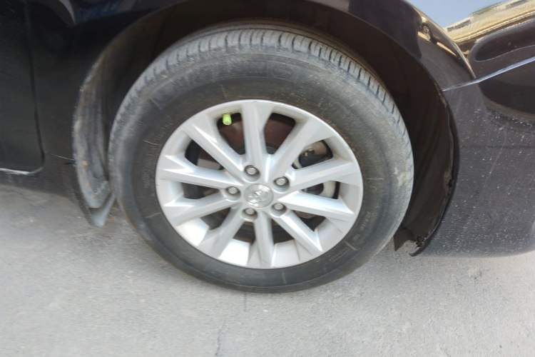 Used Toyota Camry 2015 2.0E Elite Edition Right Front Wheel Hub