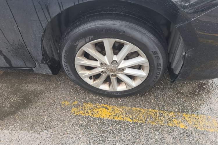 Used Toyota Camry 2015 2.0G Premier Edition Right Front Wheel Hub
