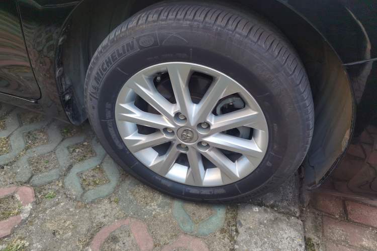 Used Toyota Camry 2015 Dual-Engine 2.5 HG Luxury Navigation Edition Right Front Wheel Hub