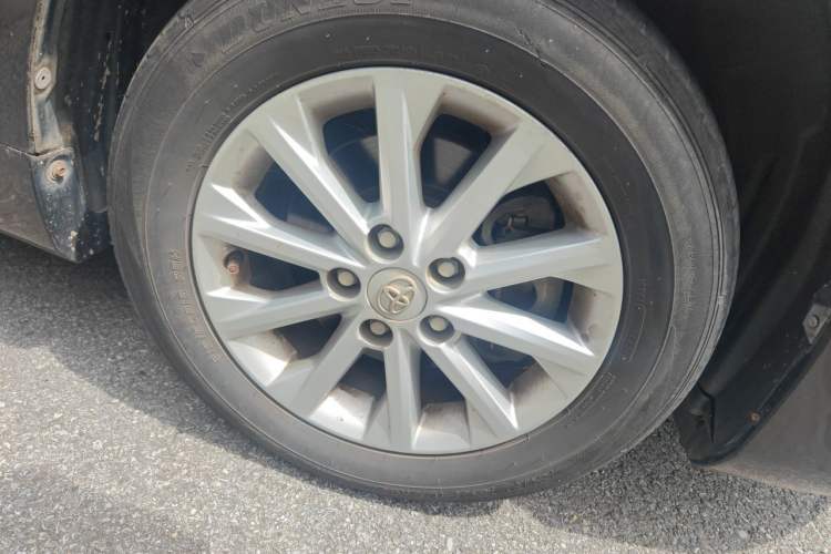Used Toyota Camry 2015 2.0G Premier Edition Right Front Wheel Hub
